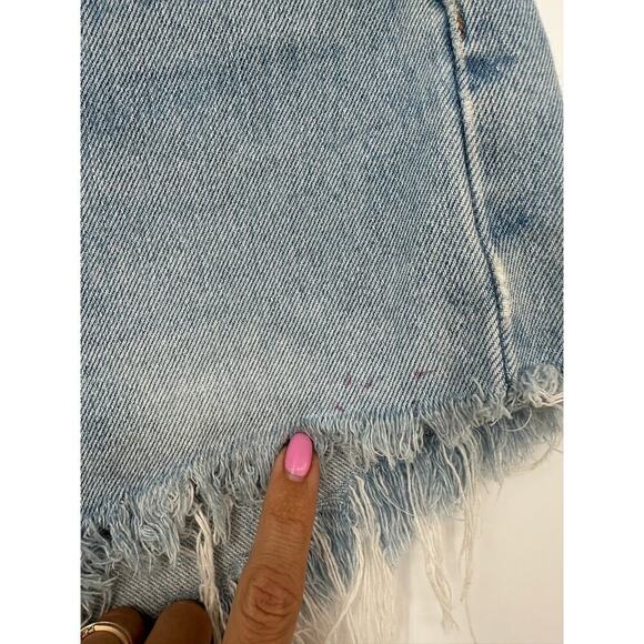 Nasty Gal x After Party Levi's Frayed Denim Shorts - Picture 3 of 6